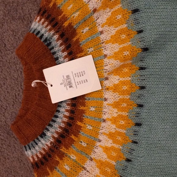 New Numph Bishop sleeve sweater! small - Picture 2 of 5